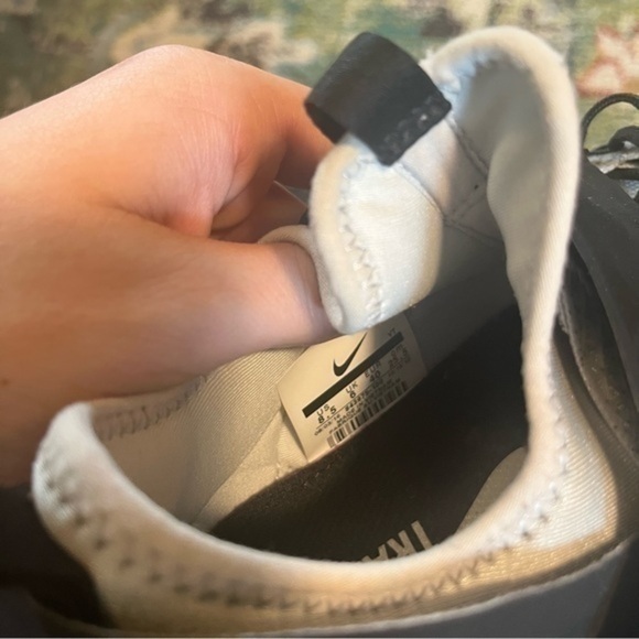 White and black Nike Zoom athletic shoes main image 7